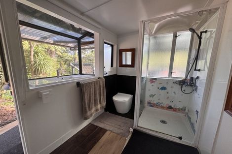 Photo of property in 41 Lone Kauri Road, Karekare, New Lynn, 0772