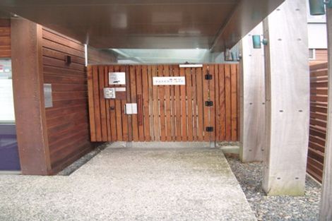 Photo of property in Patent 326 Apartments, 207s/326 Evans Bay Parade, Hataitai, Wellington, 6021