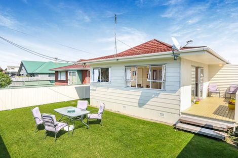 Photo of property in 1/46 Hatton Road, Orewa, 0931