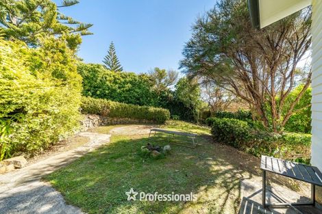 Photo of property in 118 Holborn Drive, Stokes Valley, Lower Hutt, 5019
