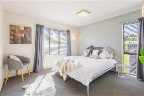 Photo of property in 28 Watts Street, Waipawa, 4210