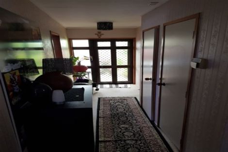 Photo of property in 2/13 Parramatta Place, Botany Downs, Auckland, 2010