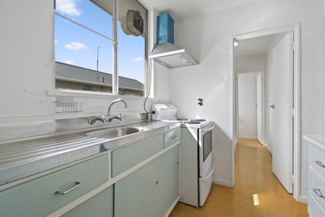 Photo of property in 6/127 Queens Drive, Lyall Bay, Wellington, 6022