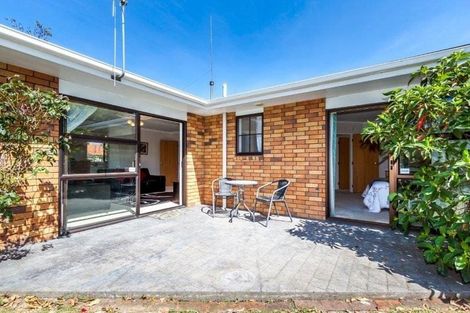 Photo of property in 209 College Street, West End, Palmerston North, 4412