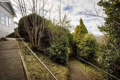 Photo of property in 32 Adderley Terrace, Ravensbourne, Dunedin, 9022
