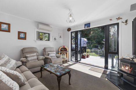 Photo of property in 27 Brick Bay Drive, Sandspit, Warkworth, 0982