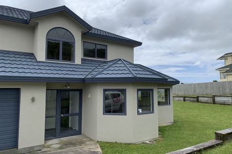Photo of property in 110 Woodman Drive, Tawa, Wellington, 5028