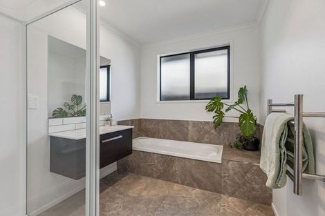 Photo of property in 11 Springwater Lane, Pyes Pa, Tauranga, 3112