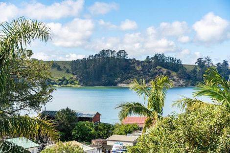 Photo of property in 2 Cliff Street, Pahi, Paparoa, 0571