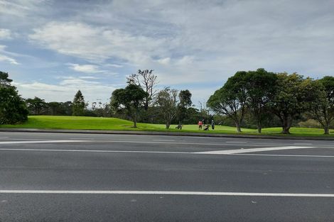 Photo of property in 2/328 East Coast Road, Sunnynook, Auckland, 0632