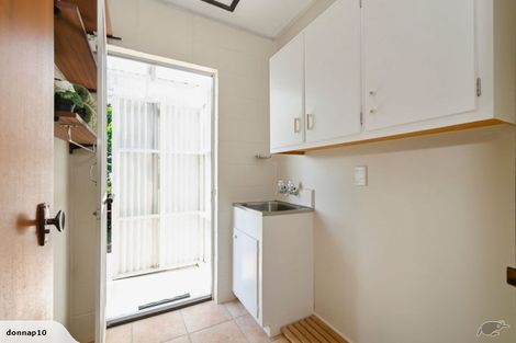 Photo of property in 2/10 Park Estate Road, Rosehill, Papakura, 2113