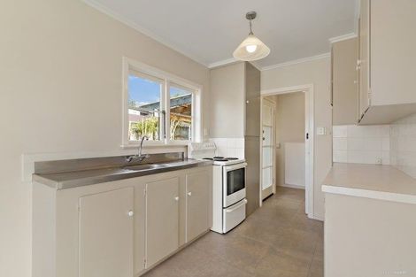 Photo of property in 21 Sheridan Drive, New Lynn, Auckland, 0600