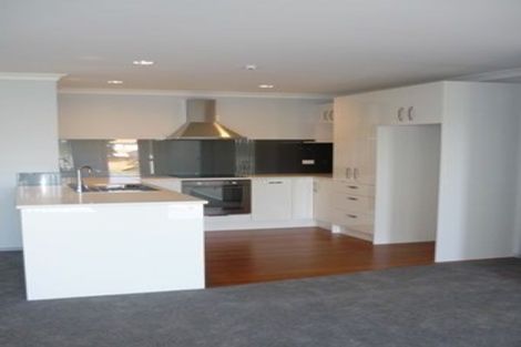 Photo of property in Santa Rosa, 3/340 Gulf Harbour Drive, Gulf Harbour, Whangaparaoa, 0930