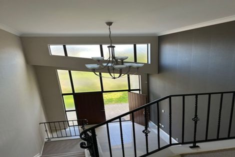 Photo of property in 5 Gibbston Crescent, Flat Bush, Auckland, 2016