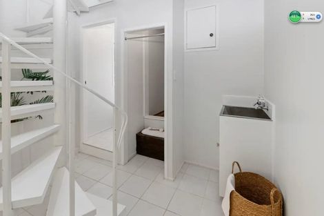 Photo of property in 54 Awaroa Road, Sunnyvale, Auckland, 0612