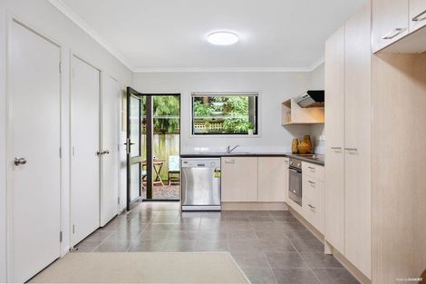 Photo of property in 3/94 Glengarry Road, Glen Eden, Auckland, 0602