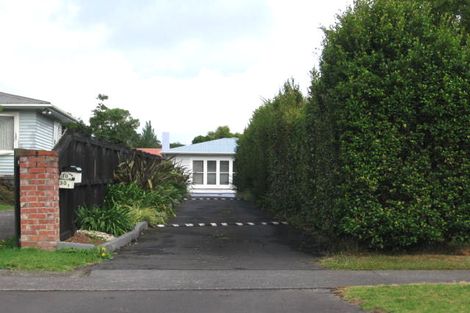 Photo of property in 1/30 Ribblesdale Road, Henderson, Auckland, 0612
