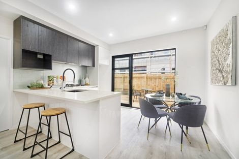 Photo of property in 11a Rountree Place, Conifer Grove, Takanini, 2112