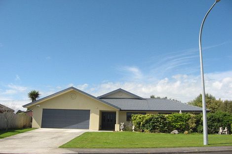 Photo of property in 5 Royal Heights, Glen Avon, New Plymouth, 4312