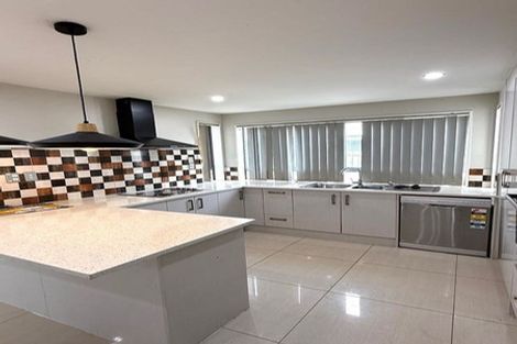 Photo of property in 21 Matata Drive, Takanini, 2112