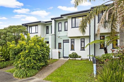 Photo of property in 23/2 Armoy Drive, East Tamaki, Auckland, 2016