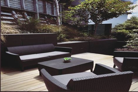 Photo of property in 5b Salmont Place, Kelburn, Wellington, 6012