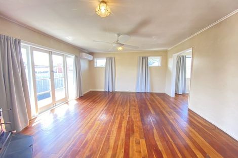 Photo of property in 26 Sutton Crescent, Papakura, 2110