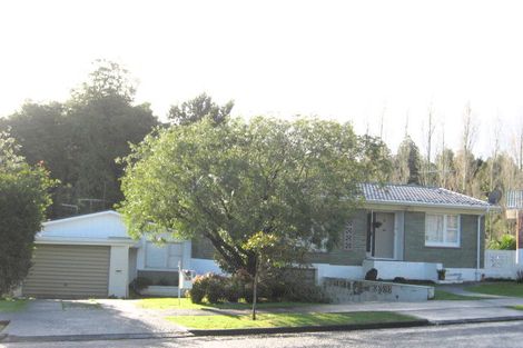 Photo of property in 18 Walpole Avenue, Hillpark, Auckland, 2102