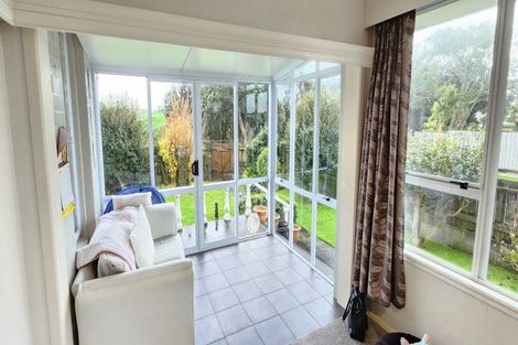 Photo of property in 2 Hood Place, Spotswood, New Plymouth, 4310