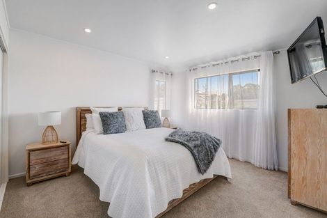 Photo of property in 2/12 Sundown Avenue, Manly, Whangaparaoa, 0930