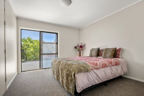Photo of property in 4 Fitzpatrick Place, Chatswood, Auckland, 0626