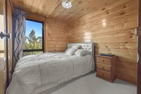 Photo of property in 205 Whangaparaoa Road, Red Beach, 0932