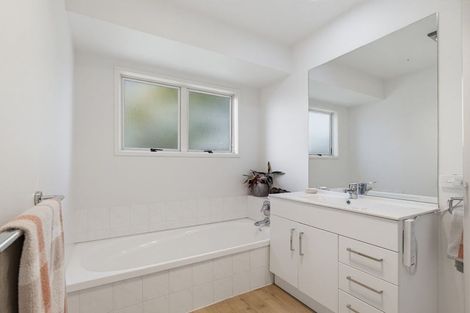 Photo of property in 11/15 O'sullivan Place, Waiuku, 2123