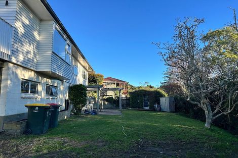 Photo of property in 28 Bert Wilson Place, Cockle Bay, Auckland, 2014
