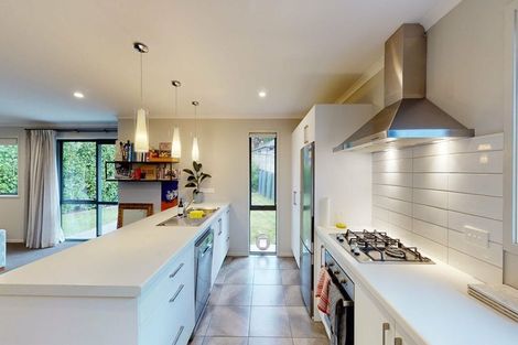 Photo of property in 31 Mooring Close, Whitby, Porirua, 5024