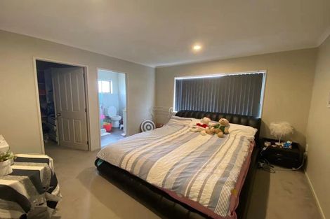 Photo of property in 5a Orchid Place, Te Atatu South, Auckland, 0610