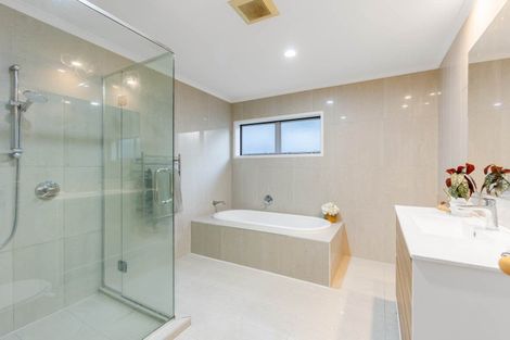 Photo of property in 124 Kyle Road, Greenhithe, Auckland, 0632