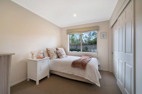 Photo of property in 6 Graven Court, Henderson, Auckland, 0612