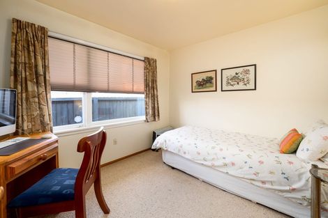 Photo of property in 18 Ilfracombe Place, Burnside, Christchurch, 8053