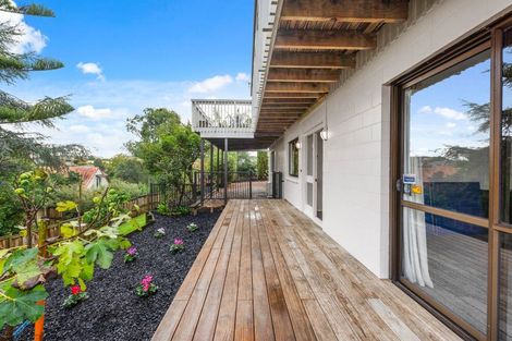 Photo of property in 10 Pine Terrace, Howick, Auckland, 2014