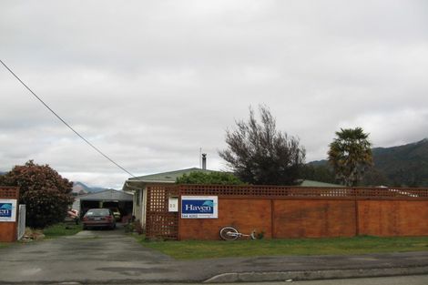 Photo of property in 22 Hampden Street, Murchison, 7007