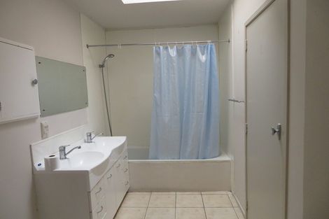 Photo of property in 1/96 Chivalry Road, Glenfield, Auckland, 0629