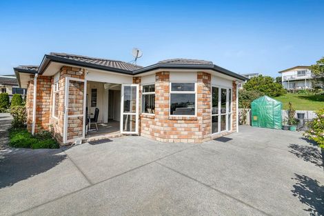 Photo of property in 16 Elan Place, Stanmore Bay, Whangaparaoa, 0932