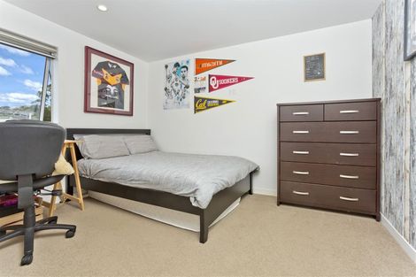 Photo of property in 100 Kowhai Road, Campbells Bay, Auckland, 0630