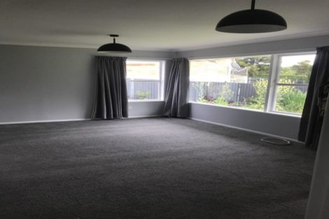 Photo of property in 9 Gregg Place, Sunnyvale, Auckland, 0612