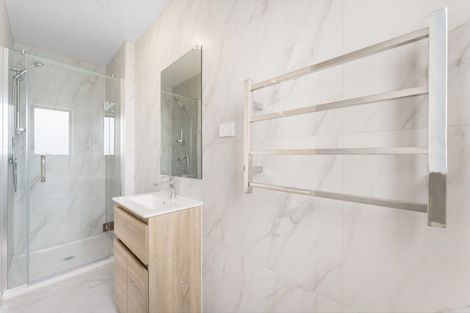 Photo of property in 45a Crestview Rise, Papakura, 2110