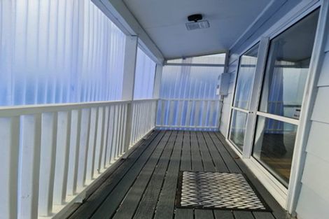 Photo of property in 11 Rerewai Place, Kelston, Auckland, 0602