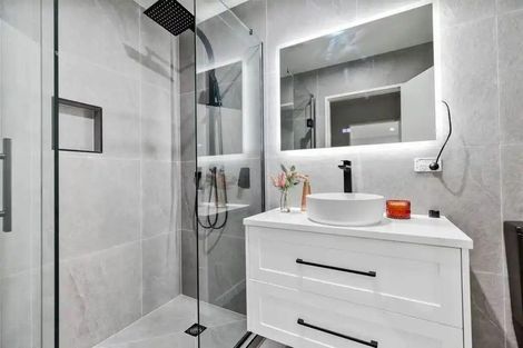 Photo of property in 56c Donovan Avenue, Massey, Auckland, 0614