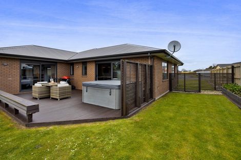 Photo of property in 6 Montague Grove, Stratford, 4332