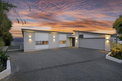 Photo of property in 34 Arahiwi Grove, Tirohanga, Lower Hutt, 5010